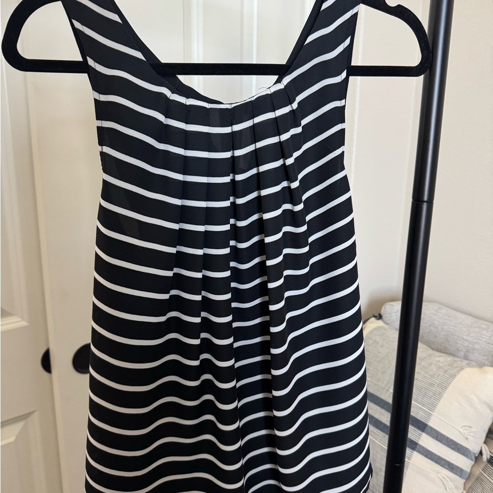 ELLE Black & White Striped Sleeveless Blouse - Size Small